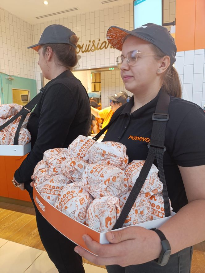 Kolejka czekała od 5 rano. Byliśmy na otwarciu Popeyes w Gdyni 