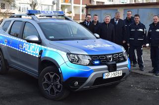 Dacia Duster 4WD melduje się na służbie! Nowy radiowóz posłuży również poza asfaltem