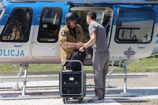 Żył podłączony do tlenu. Ten transport uratował mu życie