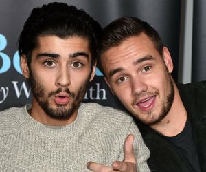 Zayn Malik wrócił na scenę po smierci Liama Payne'a. Oddał hołd przyjacielowi