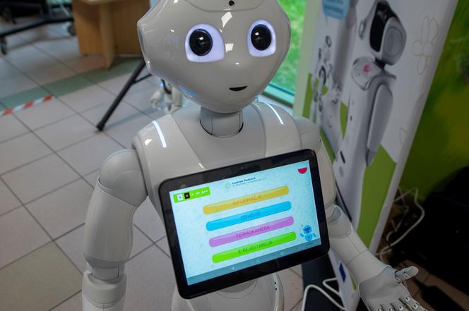 Roboty pomagają...