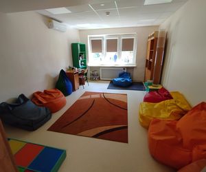 Przez lata ŚDS w Siedlcach działał w dwóch lokalizacjach, teraz już oficjalnie funkcjonuje w jednym miejscu, w budynkach dostosowanych do potrzeb osób z niepełnosprawnościami. 