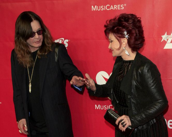 Miłość, która przetrwała piekło. Historia Ozzy’ego i Sharon Osbourne – toksyczna, szalona i prawdziwa