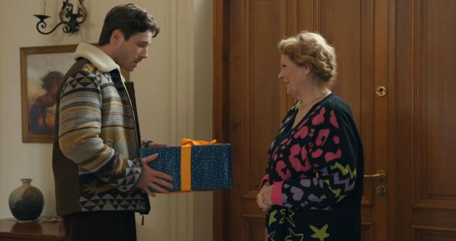 	Barwy szczęścia odc. 3197. Józefina Rawiczowa (Elżbieta Jarosik), Cezary (Marcel Opaliński)