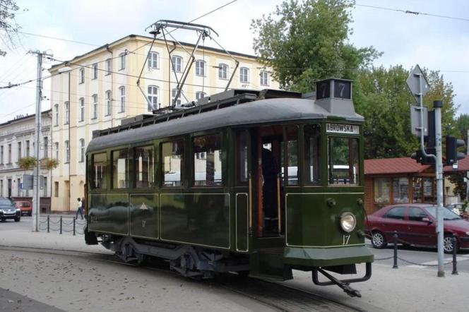 W Łodzi na trasy turystyczne wyruszyły autobusy Ogórek i Ikarus oraz tramwaj Sanok. Zostaną na długo! [TRASY, TERMINY]