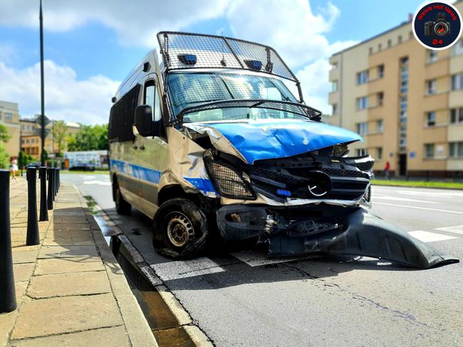 Wypadek na skrzyżowaniu Grójeckiej z Wawelską