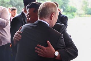 Kim Dzong Un chwali się bogactwem! W kraju głód, dyktator z rodziną żyją w luksusie
