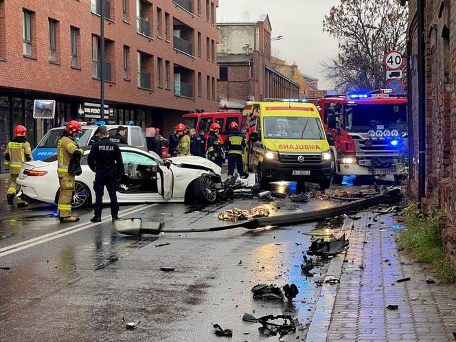 Pościg zakończony wypadkiem na Szwedzkiej