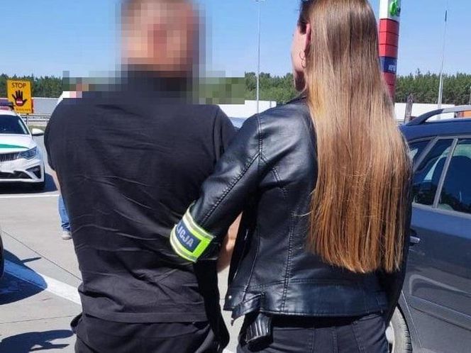 16 kilogramów narkotyków u mieszkańców powiatu rawickiego. Zatrzymani w drodze z Holandii