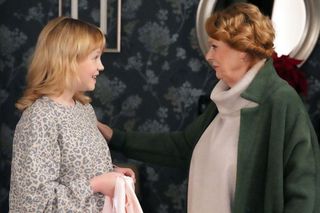 Barwy szczęścia odc. 3199. Emilka (Jessica Frankiewicz), Józefina Rawiczowa (Elżbieta Jarosik)