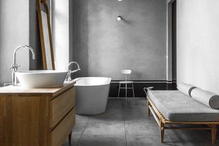 Beton, biel i drewno: motyw przewodni łazienki