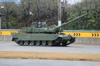 Czołg K2 na torze testowym w Changwon