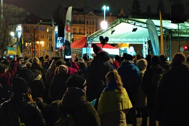 Manifestacja na pl. Solidarności w Szczecinie w pierwszą rocznicę inwazji na Ukrainę