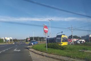 Poważny wypadek w Toruniu! Tramwaj zderzył się z samochodem. Zdjęcia z miejsca zdarzenia