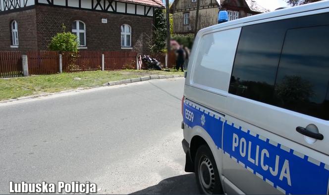 25-letni motocyklista potrącił policjanta, po czym sam rozbił się na płocie