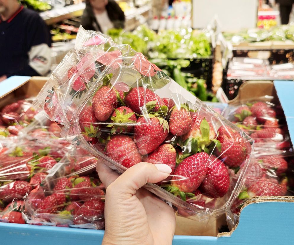 Piękna skóra i zdrowa wątroba. Zalety czerwcowych owoców i warzyw
