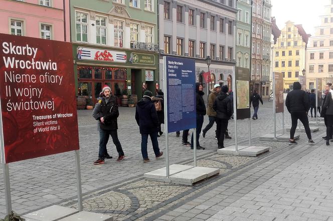 „Skarby Wrocławia”. Na Rynku można oglądać wystawę zdjęć