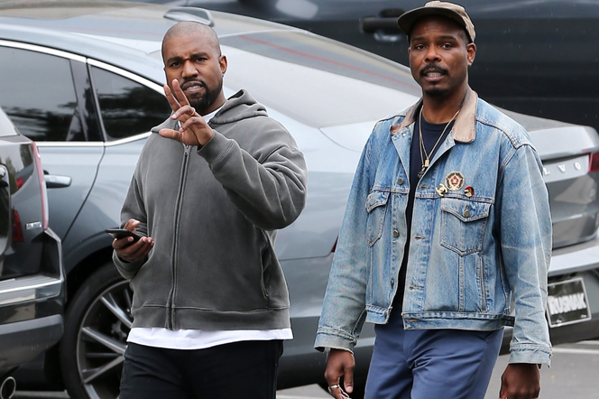 Kanye West uciął sobie pogawędkę z paparazzo! Kochamy wszystkich, wiesz? VIDEO