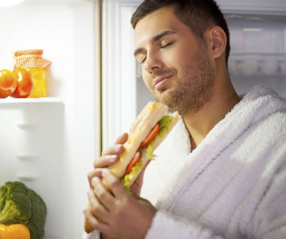 Chorzy na SRED lub NES W ciągu dnia jedzą niewiele lub tyle samo co inni, za to nocą buszują w kuchni