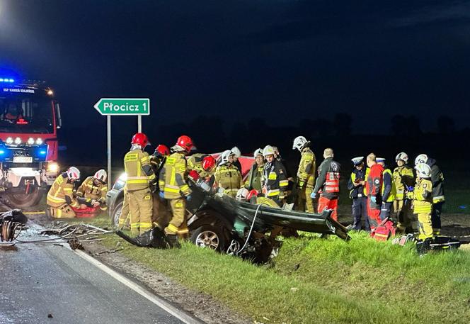 Tragiczny wypadek w Płociczu. Dwóch kierowców nie żyje