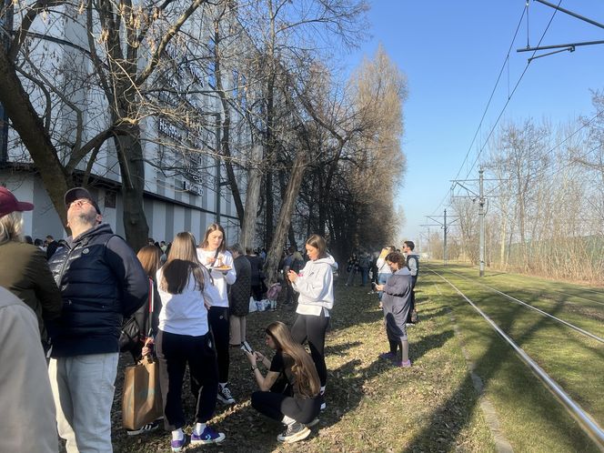 Ewakuacja w Centrum Handlowym Młociny. Na miejscu pracują służby