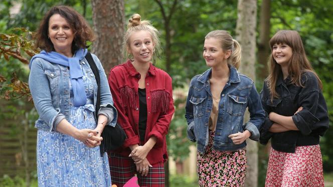 M jak miłość odc. 1533. Marysia (Małgorzata Pieńkowska), Lilka (Monika Mielnicka), Ala (Alicja Ostolska), Ewka (Jowita Chwałek)