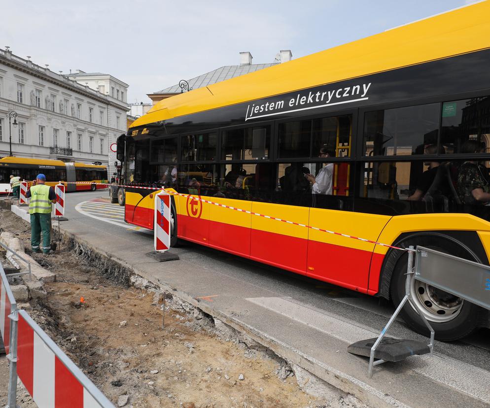 Ruszyły prace na pl. Trzech Krzyży i w jego okolicach