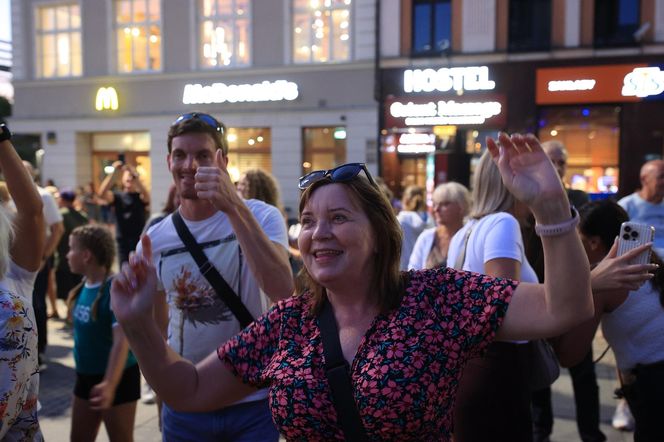 Potańcówka przed Teatrem Śląskim w Katowicach (09.08)