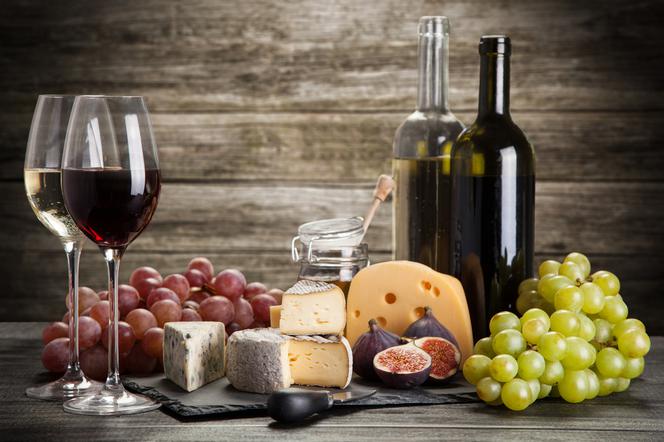 Jak dobrać wino do sera? Jak łączyć wina i sery? SPRAWDZONE PORADY
