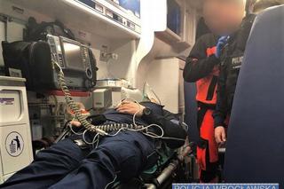 Ratowali ludzi z zadymionego domu, sami zatruli się czadem