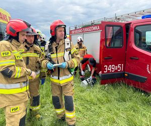 Dramatyczne sceny w Krośnie. Podczas wyścigu samochód uderzył w kibiców