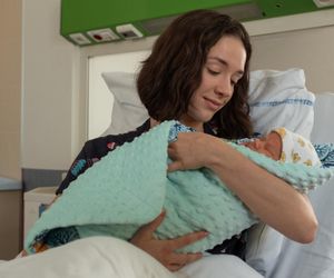 Na Wspólnej odc. 4016: Ania (Sonia Mietielica), synek (Kazio Wierzbicki)