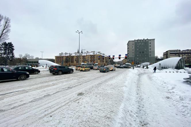 Zimowa ofensywa w Białymstoku. Miasto zapowiada WIELKIE odśnieżanie. Prace interwencyjne 24 h na dobę