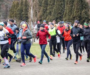 Sobotni parkrun jak zwykle przyciągnął tłumy. To wyjątkowy bieg w samym sercu Katowic ZDJĘCIA