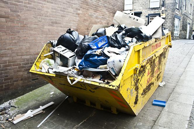 Firmy odbierające odpady apelują do rządu, aby odpady z miejsc objętych kwarantanną traktować jako odpady medyczne! 