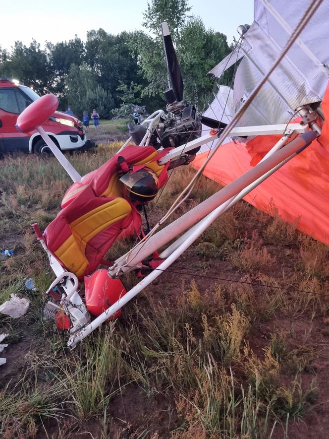 Motolotnia runęła na ziemię. Pilot w stanie ciężkim