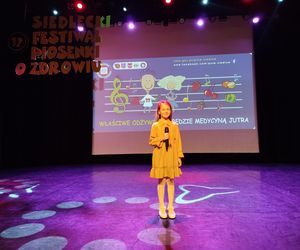 Propagowanie zdrowego stylu życia w tak wdzięcznej formie jak piosenka zyskało przez lata wielu zwolenników i co roku gromadzi chętnych do śpiewania. 