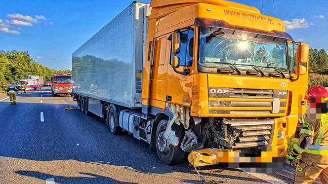 Kraków. Tir staranował osobówkę! Cztery osoby ranne! ZDJĘCIA z tragicznego wypadku na A4