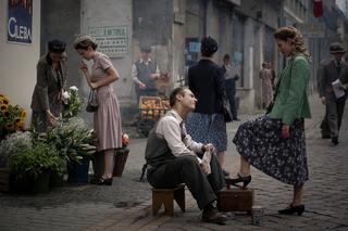 Wojenne dziewczyny 5 sezon odc. 54. Sońka (Mateusz Rzeźniczak), Ewka (Vanessa Aleksander)