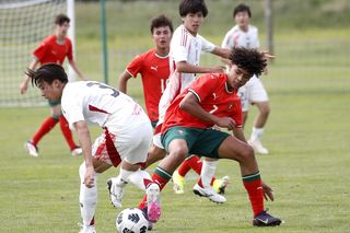 14-letni syn Cristiano Ronaldo zadebiutował w portugalskiej kadrze. Legendarny ojciec pękał z dumy  