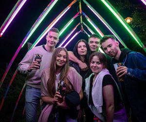 Juwenalia Śląskie w Katowicach gromadzą tysiące studentów pod sceną na Muchowcu
