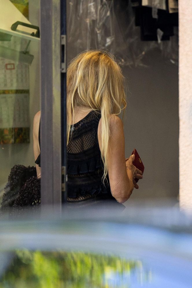 Monika Olejnik. W falbanach pogubiła pranie