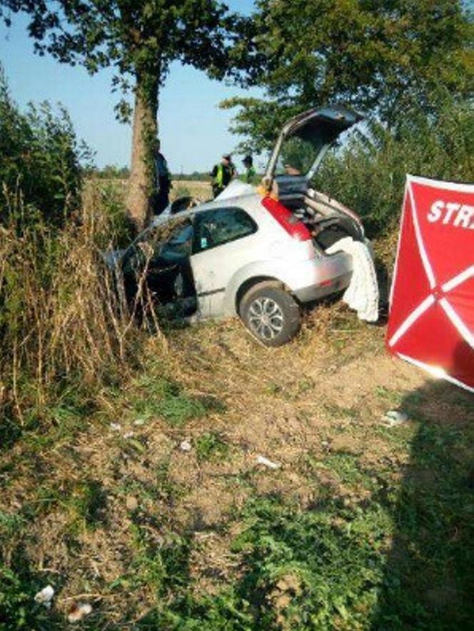 Śmiertelny wypadek pod Sławnem. Jedna kobieta nie żyje, trzy trafiły do szpitala [ZDJĘCIA]