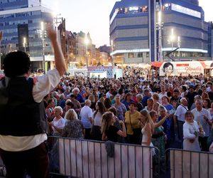 Potańcówka przed Teatrem Śląskim w Katowicach (09.08)