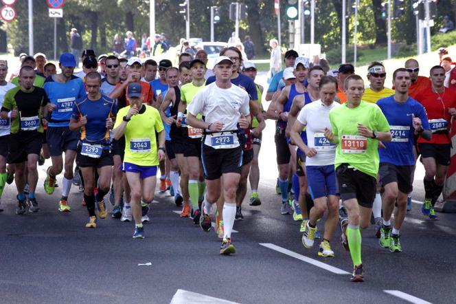 Polacy lubią biegać - na zdjęciu Maraton Warszawski 2015