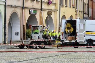 Alarm w Jeleniej Górze! Wyciek gazu w centrum, ewakuowano ponad 80 osób 
