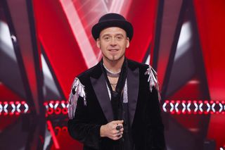 Nie do wiary, jak Tomson wygląda bez czapki! Bez nakrycia głowy niemalże nigdy nie wychodzi z domu 