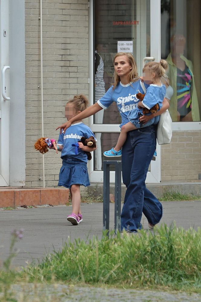 Agnieszka Kaczorowska. Tańcząca z córkami