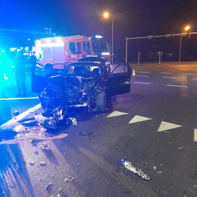 Zderzenie dwóch samochodów przy Trapezie w Lesznie