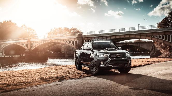 Limitowany pick-up -  Toyota Hilux Hilly